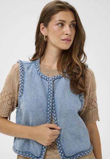 Джинсовая жилетка