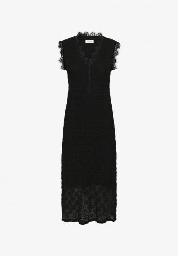 Вязаное платье