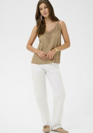 Топ на бретельках