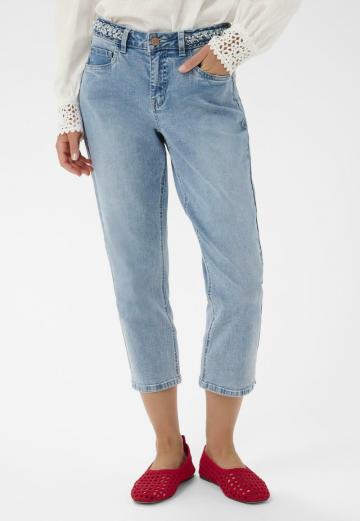 Короткие джинсы