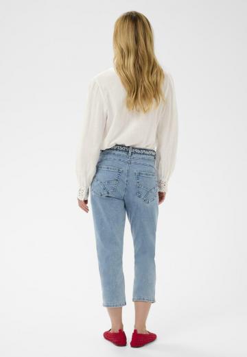 Короткие джинсы