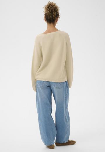 Пуловер с вырезом V