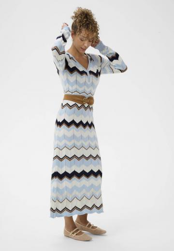 Вязаное платье