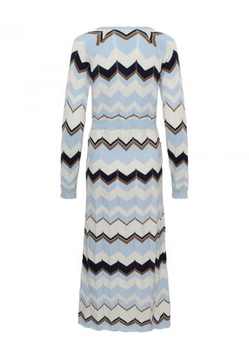 Вязаное платье