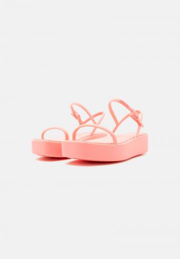 Босоножки на платформе