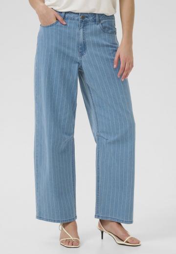 Свободные джинсы
