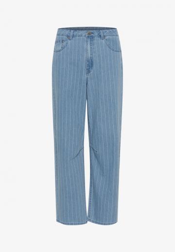 Свободные джинсы