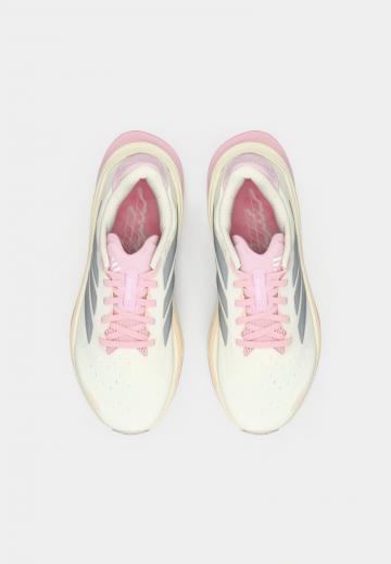 Гандбольные кроссовки