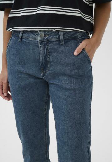 Короткие джинсы