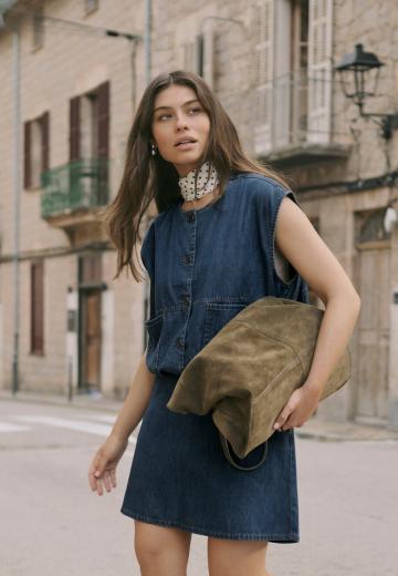 Джинсовая жилетка