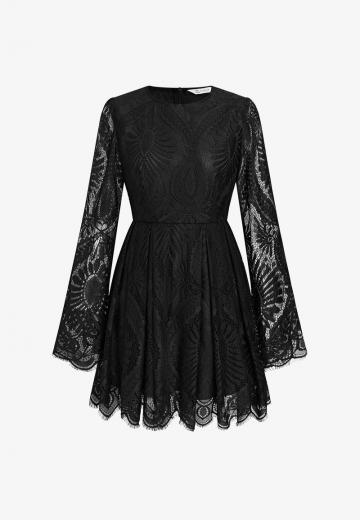 Короткое платье