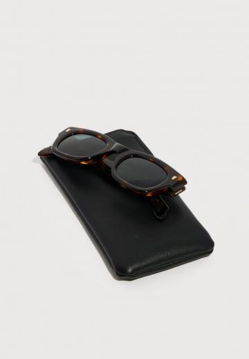 Солнечные очки