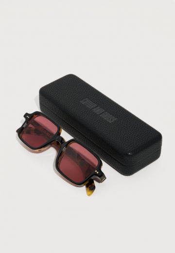 Солнечные очки