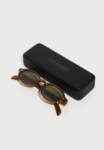 Солнечные очки