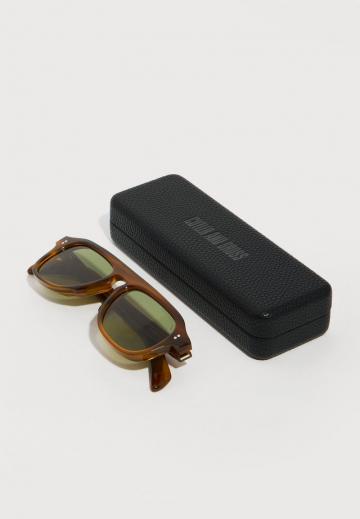 Солнечные очки