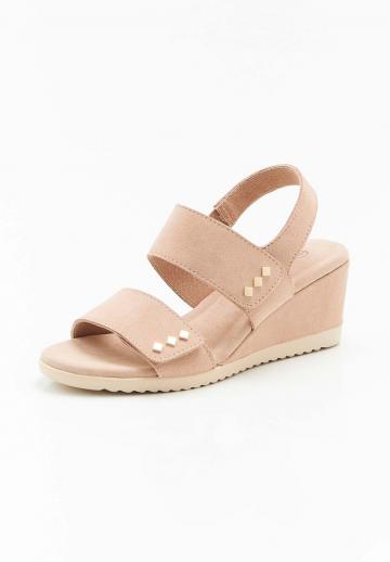 Босоножки на танкетке