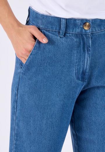 Прямые джинсы