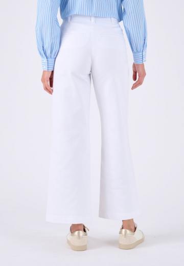 Короткие джинсы