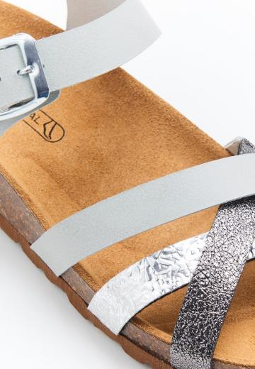 Босоножки на танкетке