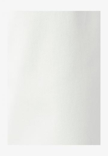 Короткие джинсы