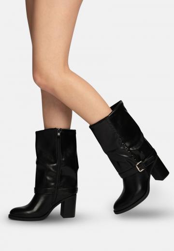 Высокие сапоги