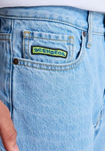 Прямые джинсы