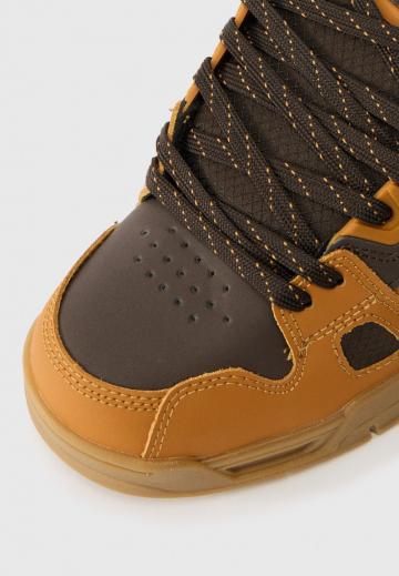 Тренировочные кроссовки