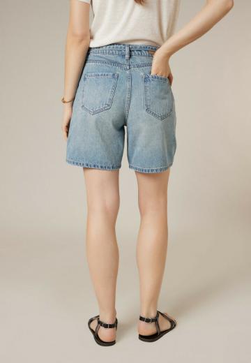 Джинсовые шорты