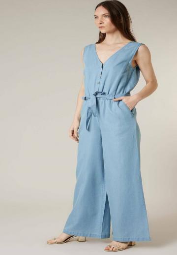 Джинсовый комбинезон
