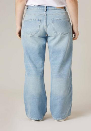 Свободные джинсы