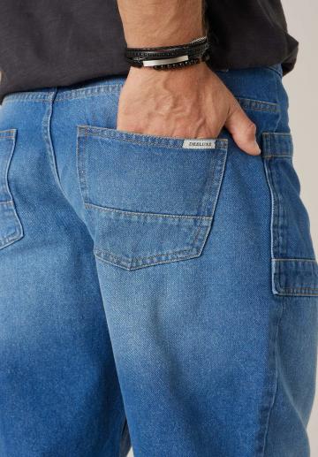 Прямые джинсы