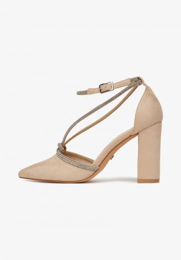 Туфли на высоком каблуке