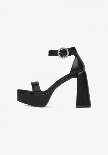 Босоножки на платформе