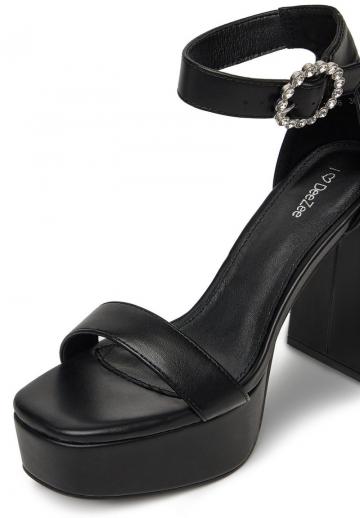 Босоножки на платформе