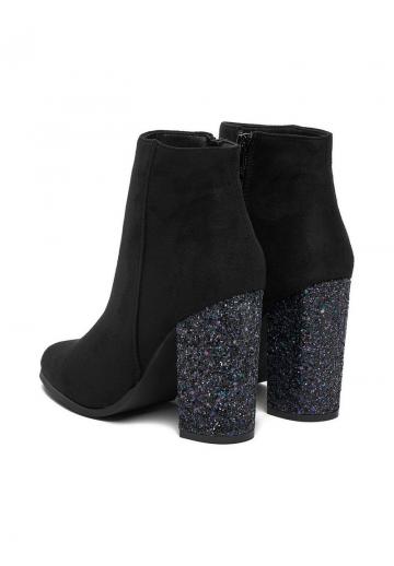 Высокие сапоги