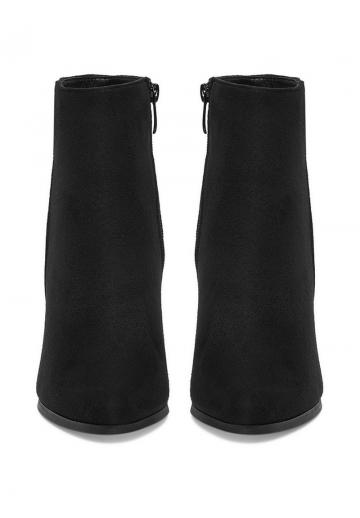 Высокие сапоги