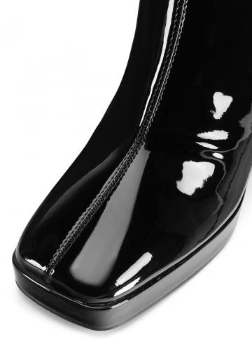 Высокие сапоги