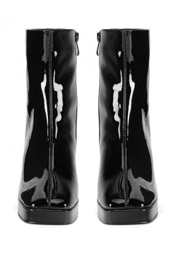 Высокие сапоги