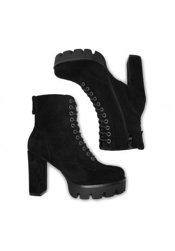 Высокие сапоги