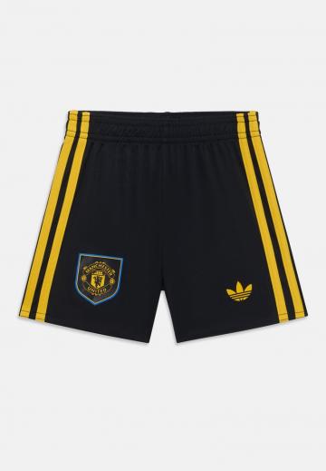 Спортивные шорты