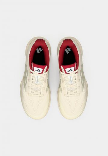 Теннисные кроссовки