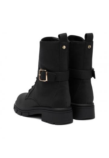 Ботинки на шнуровке