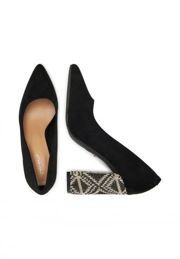 Туфли с высоким носом