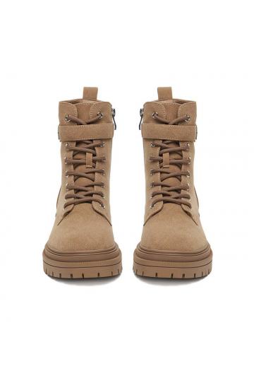 Ботинки на шнуровке