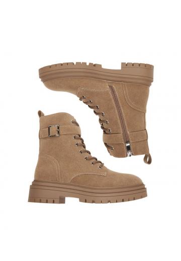 Ботинки на шнуровке