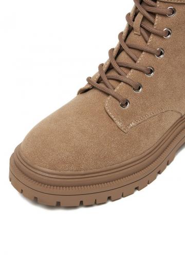 Ботинки на шнуровке