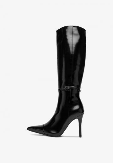 Высокие сапоги