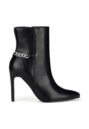 Высокие сапоги