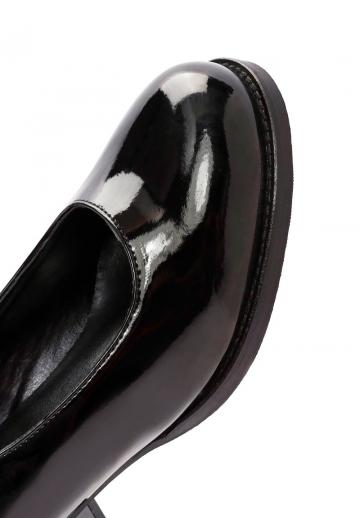 Туфли с высоким носом