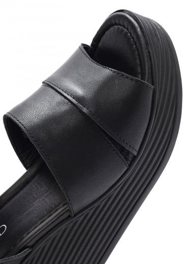 Босоножки на танкетке